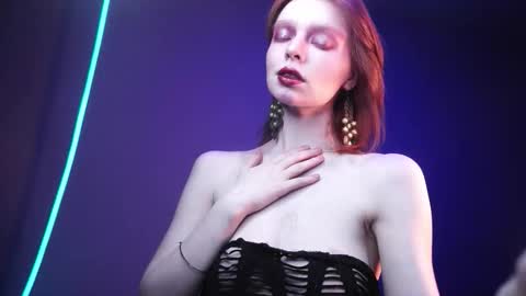        im expecting 350 thumbs up on my altar   online show from March 2, 10:15 pm