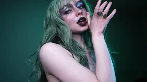        im expecting 350 thumbs up on my altar   online show from April 2, 10:07 pm