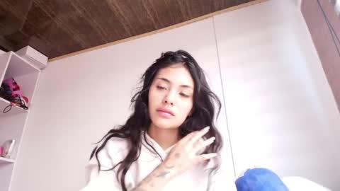 giovanna_oliveria online show from March 22, 5:19 pm