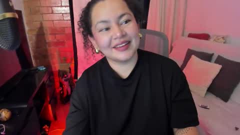 girl_inline online show from November 21, 12:45 am