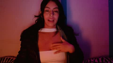 Alejandra online show from May 17, 6:01 am