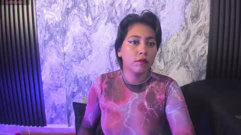 gisellholden_ online show from September 9, 11:54 am