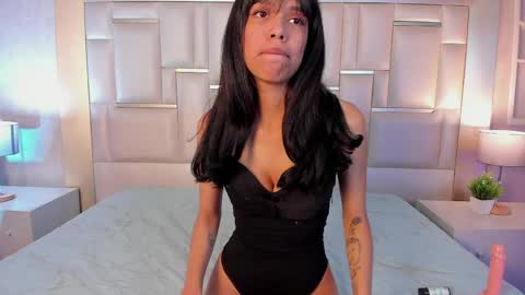 Giselle Tompos online show from April 5, 8:08 pm