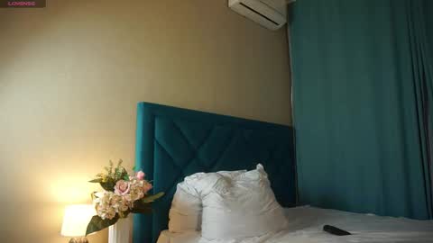 Agness online show from December 5, 4:08 pm