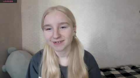Laura online show from May 4, 9:02 am