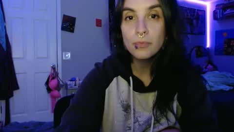 Snapshot of glitterspace chatting on October 28, 7:36 am anna online show from October 28, 7:36 am