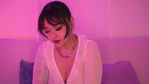 Mimi online show from May 27, 7:55 pm