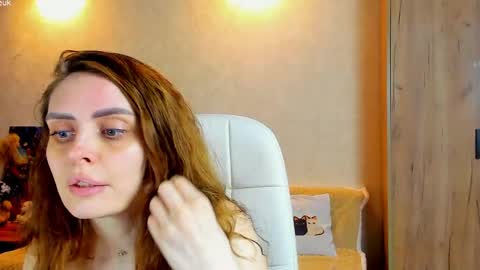 Gloria Wood online show from April 16, 9:39 pm