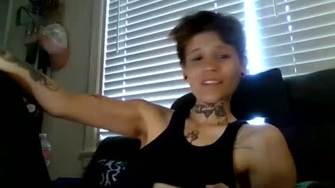 L online show from March 12, 9:35 pm