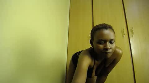 golden_melanin5 online show from February 12, 12:34 am