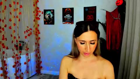 Olivia online show from October 26, 4:30 am