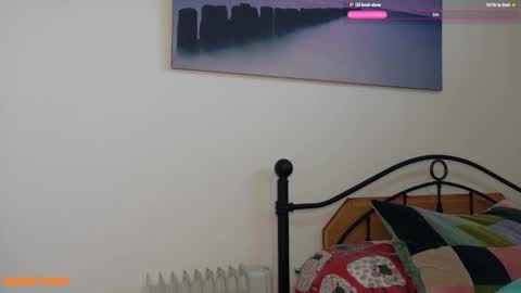 Snapshot of goldie_peach chatting on October 21, 2:10 pm Goldie online show from October 21, 2:10 pm