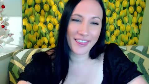 goldmoonn online show from December 9, 6:35 pm