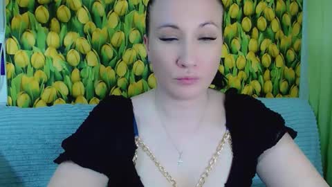 goldmoonn online show from April 2, 2:14 pm