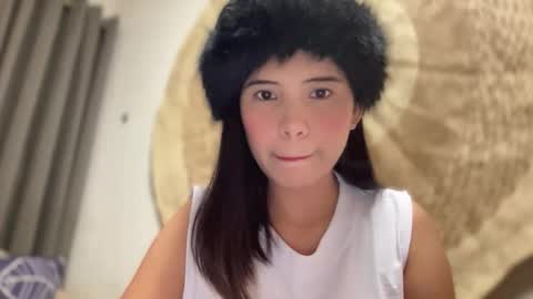 Snapshot of gorgeous_lyn1 chatting on October 22, 10:31 am Lyn online show from October 22, 10:31 am