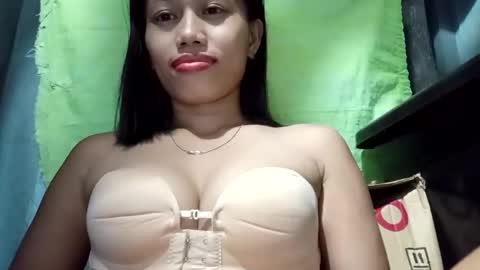 Snapshot of gorgeouspinay_babe chatting on October 8, 9:46 am GorgeousPinay babe online show from October 8, 9:46 am
