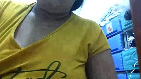 Snapshot of gorgeousselenaxx chatting on December 22, 6:49 am gorgeousselenaxx online show from December 22, 6:49 am