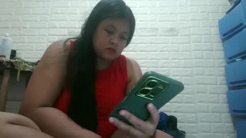 Snapshot of gorgeousselenaxx chatting on January 10, 7:35 am gorgeousselenaxx online show from January 10, 7:35 am