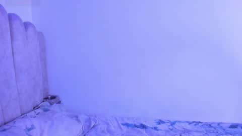 Laia  online show from September 30, 1:44 am