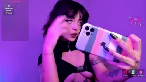 Violet online show from June 18, 1:40 am