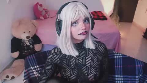 Isa online show from October 1, 8:58 pm