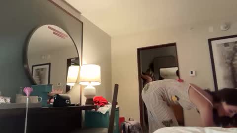 Gracie Smith online show from April 23, 5:26 am