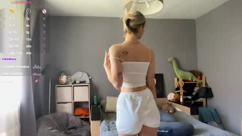 Kelly online show from June 5, 4:38 am