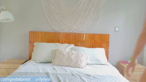 Gretta online show from March 12, 9:17 pm