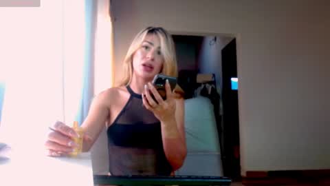 Snapshot of greyslopez chatting on January 13, 10:03 pm Greyslopez online show from January 13, 10:03 pm