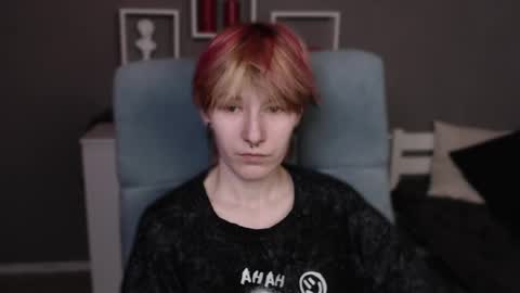 guitarandangell online show from April 17, 7:43 am