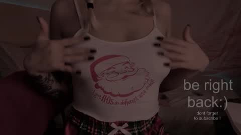 Snapshot of h2h0e chatting on October 3, 6:13 pm Lana online show from October 3, 6:13 pm