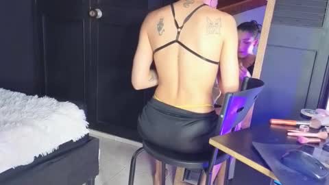 haileycat_ online show from February 25, 2:10 am