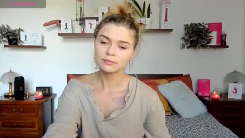 Snapshot of haleyreedme chatting on October 21, 7:56 am Haley online show from October 21, 7:56 am