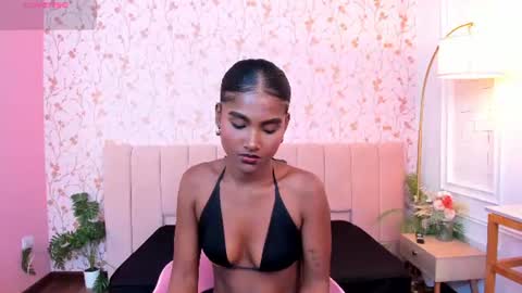 Halley Lorens online show from July 11, 7:36 pm