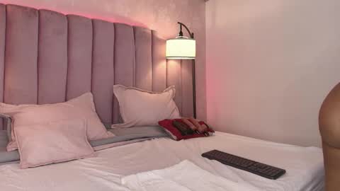  Hally Bans  online show from November 18, 7:15 pm