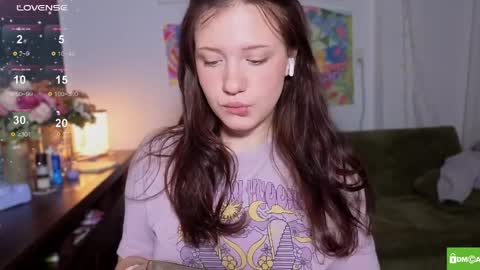 hanahwoods online show from April 5, 4:00 am