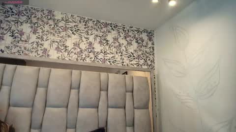  H A N N A  online show from March 20, 8:14 pm