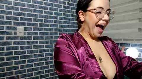 hanna_moons online show from April 15, 2:12 am