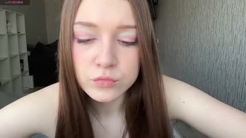 hanna_webber online show from June 13, 10:34 am