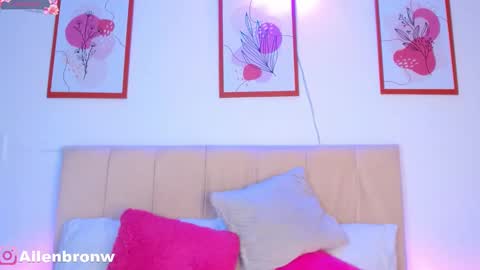 Snapshot of hannabronw chatting on March 6, 10:58 pm Eliana online show from March 6, 10:58 pm