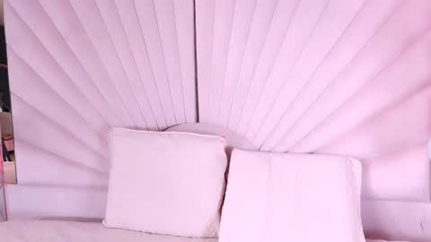  Hanna Collins  online show from March 17, 1:26 pm