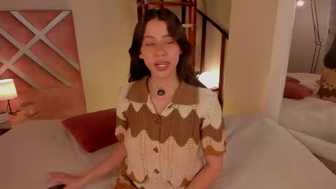 Hannah online show from June 3, 9:42 pm