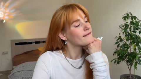 hannah levis  online show from May 5, 8:50 am