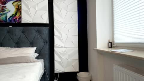 hannah_nvrst online show from February 11, 12:15 pm