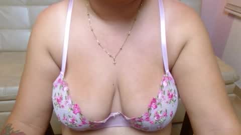 Hanna  online show from March 12, 3:04 pm