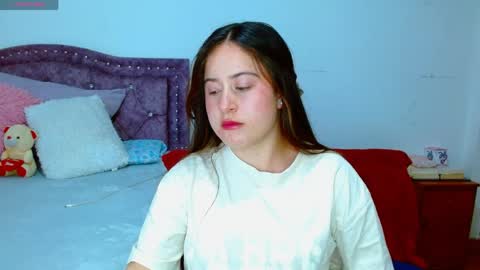 isabella   online show from June 5, 11:11 pm