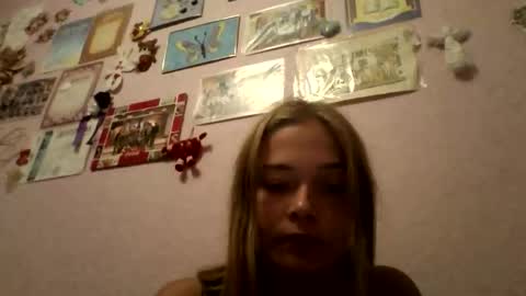 happyemily  online show from October 25, 6:59 pm