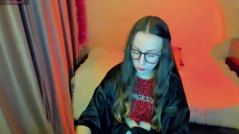 Snapshot of happystephanie chatting on October 20, 7:17 pm Stephanie online show from October 20, 7:17 pm