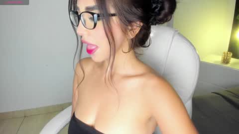 Snapshot of harleyqueen_robbie chatting on January 23, 8:24 pm harleyqueen_robbie online show from January 23, 8:24 pm