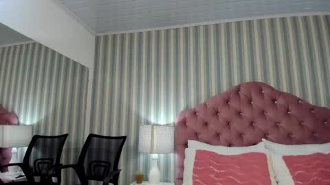 HazelMoret online show from February 25, 12:05 pm